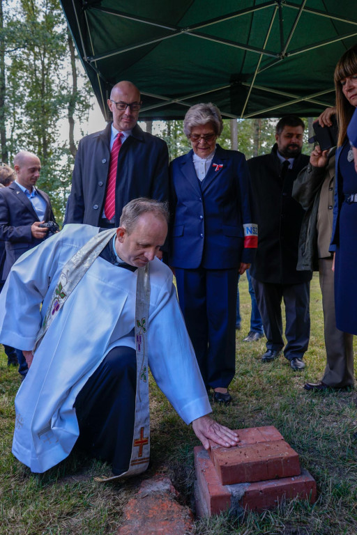 Obchody 72-lecia mordu na Żołnierzach Wyklętych w Starym Grodkowie