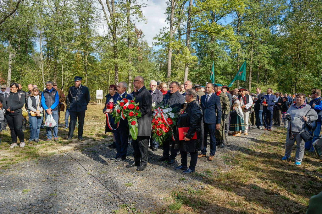 Obchody 72-lecia mordu na Żołnierzach Wyklętych w Starym Grodkowie