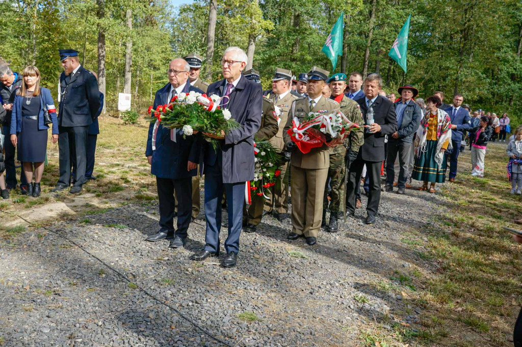 Obchody 72-lecia mordu na Żołnierzach Wyklętych w Starym Grodkowie