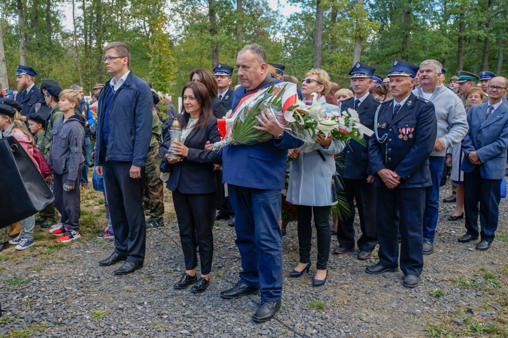 Obchody 72-lecia mordu na Żołnierzach Wyklętych w Starym Grodkowie