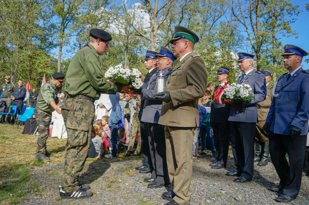 Obchody 72-lecia mordu na Żołnierzach Wyklętych w Starym Grodkowie