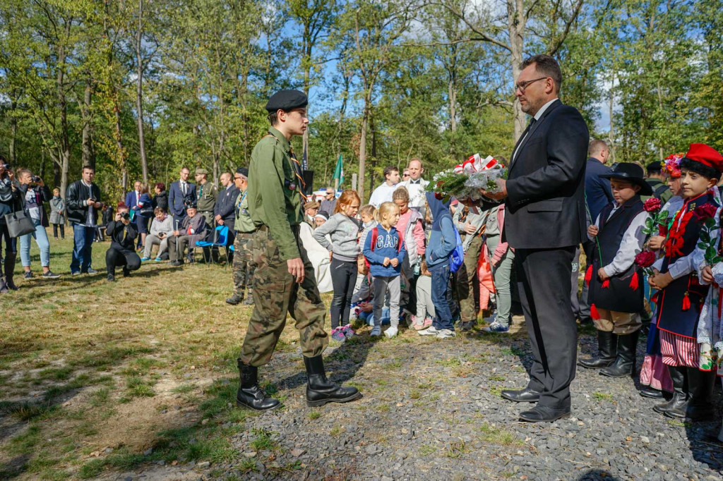 Obchody 72-lecia mordu na Żołnierzach Wyklętych w Starym Grodkowie