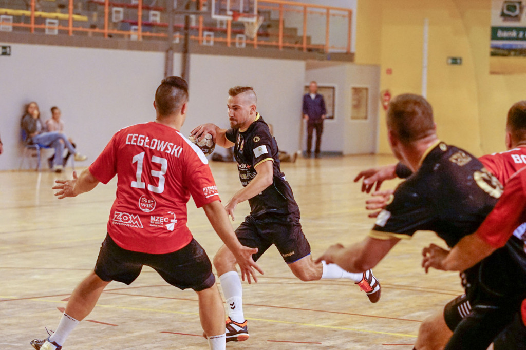 Dwie różne połowy. Druga lepsza dla Olimpu