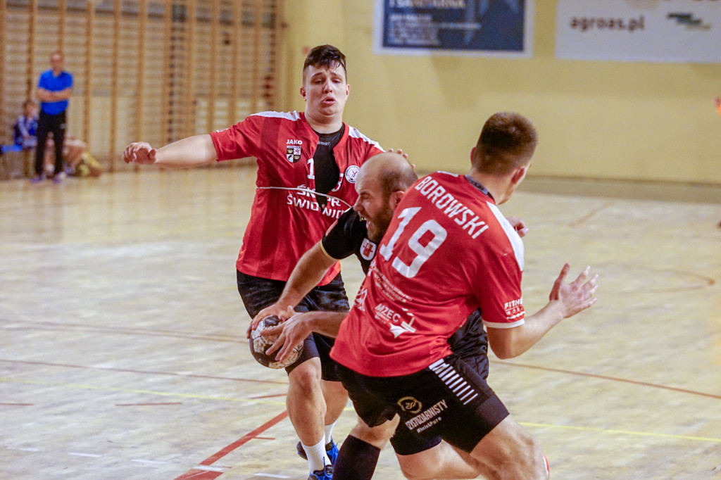 Dwie różne połowy. Druga lepsza dla Olimpu