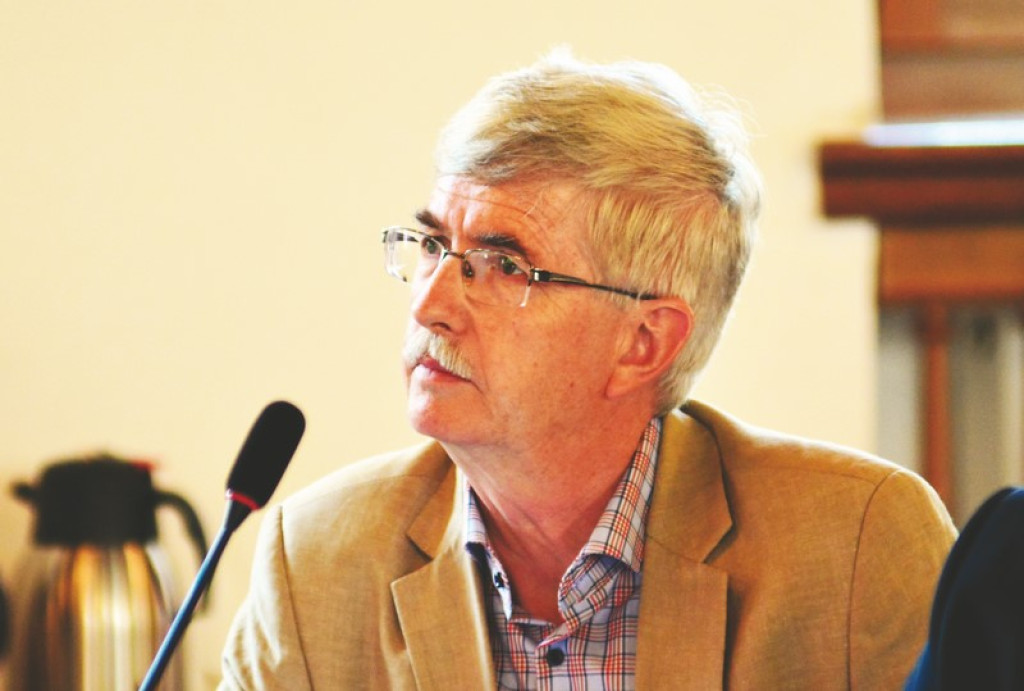 To oni głosowali za oddaniem gruntów pod więzienie!