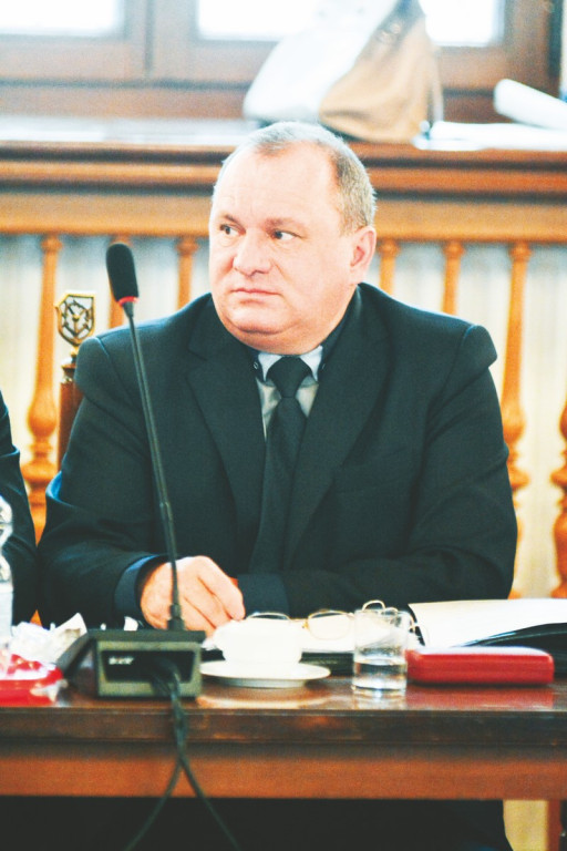 To oni głosowali za oddaniem gruntów pod więzienie!