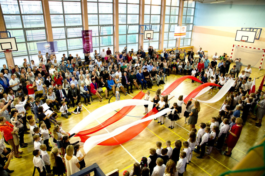 Ślubujemy, że nie zawiedziemy. Pasowanie na pierwszaka w Publicznej Szkole Podstawowej  nr 6 w Brzegu