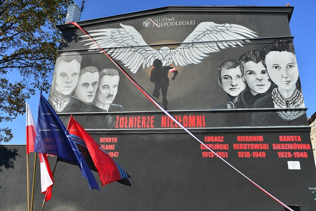 Służymy Niepodległej