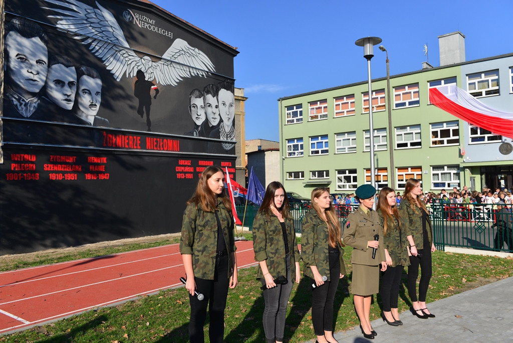 Służymy Niepodległej