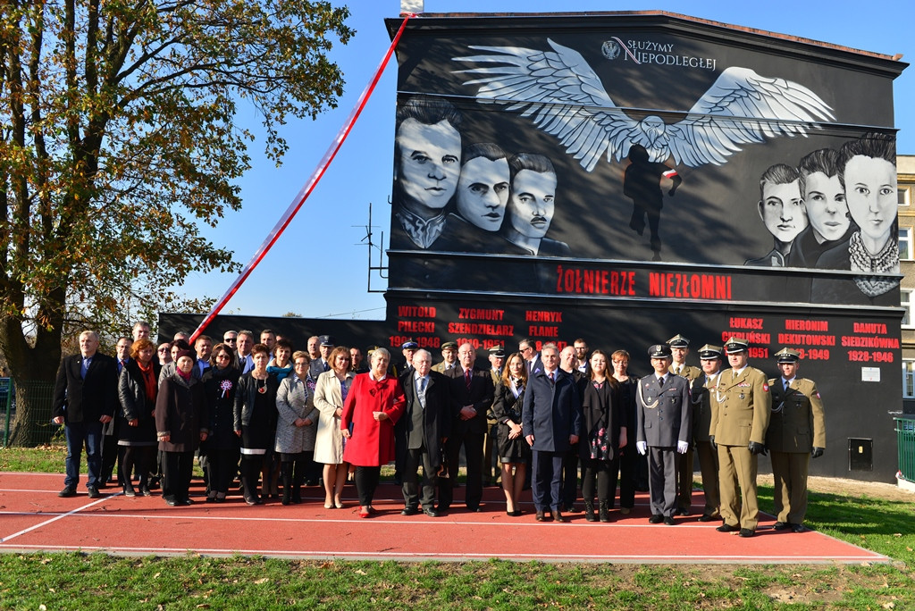 Służymy Niepodległej