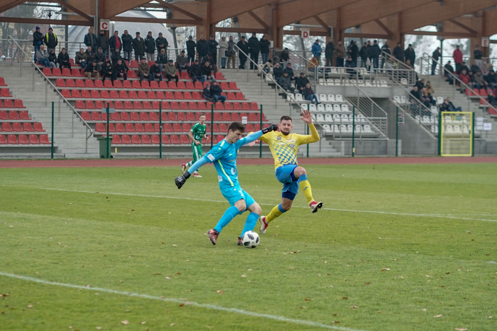 Stal Brzeg przegrała z liderem