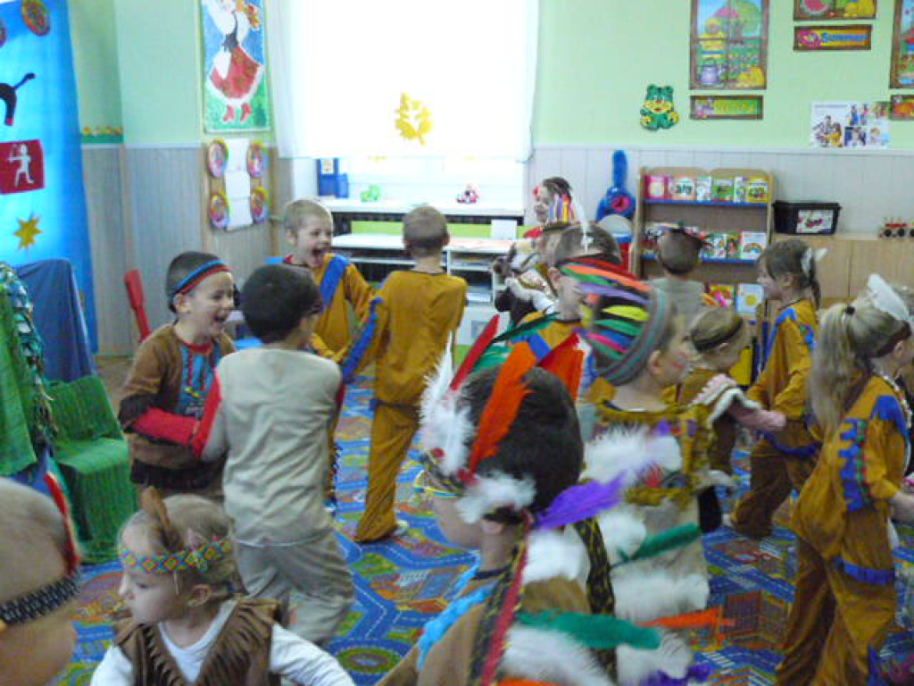 Andrzejki w indiańskich rytmach w Przedszkolu w Krzyżowicach