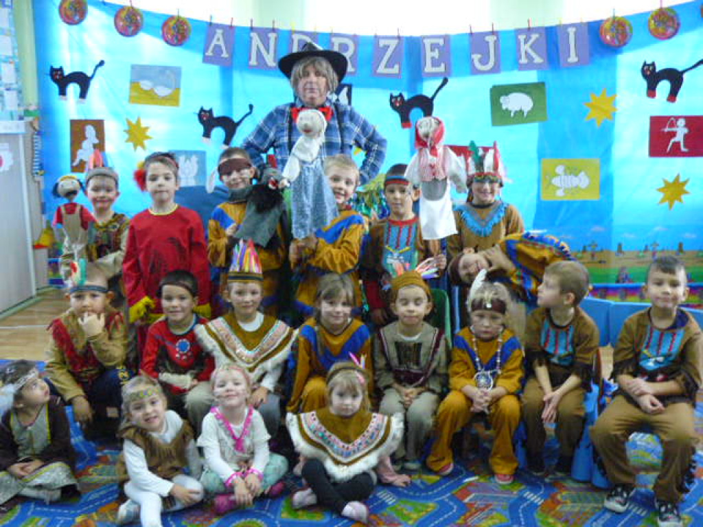 Andrzejki w indiańskich rytmach w Przedszkolu w Krzyżowicach
