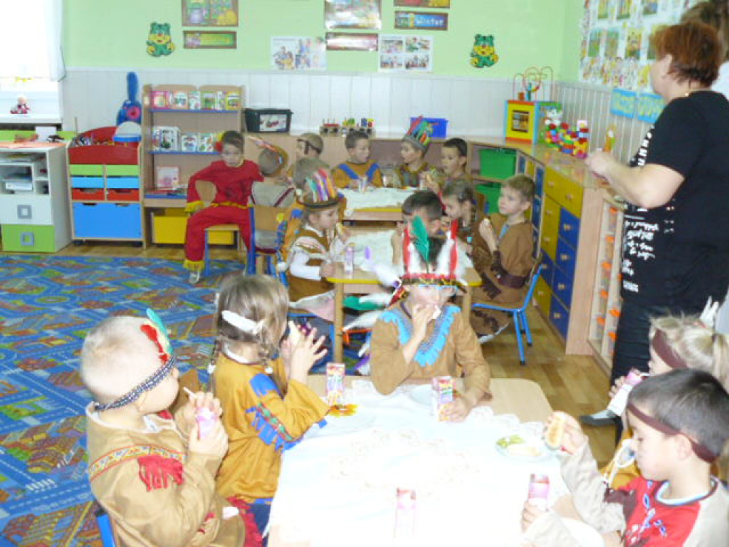 Andrzejki w indiańskich rytmach w Przedszkolu w Krzyżowicach