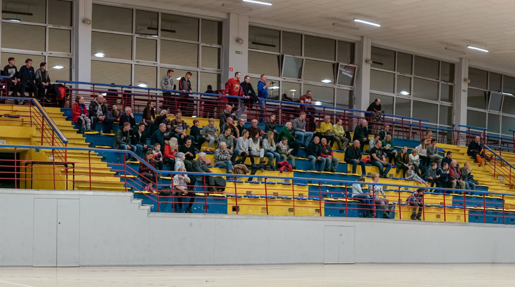 Grad bramek w Brzegu. Porażka Orlika z liderem