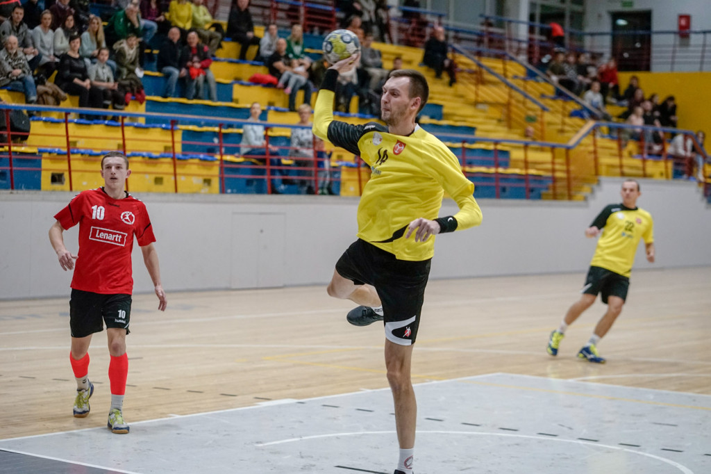 Grad bramek w Brzegu. Porażka Orlika z liderem