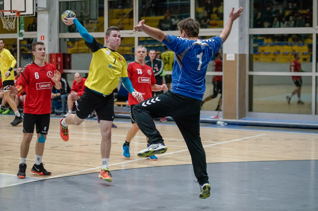 Grad bramek w Brzegu. Porażka Orlika z liderem