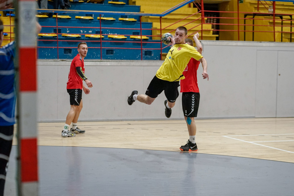 Grad bramek w Brzegu. Porażka Orlika z liderem