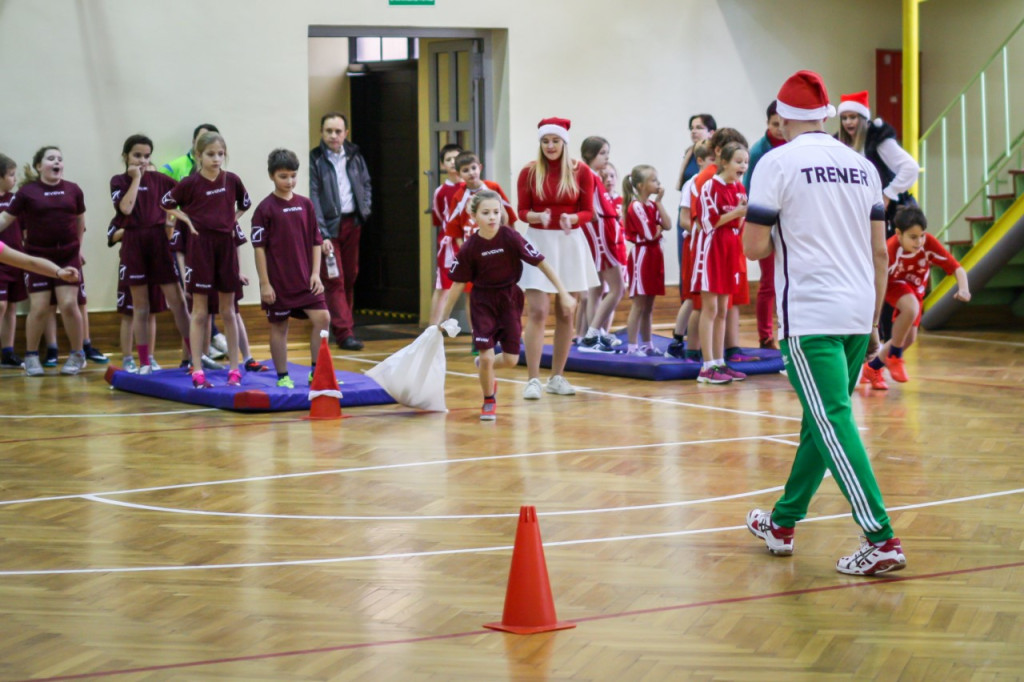 Turniej mikołajkowy w I LO w Brzegu