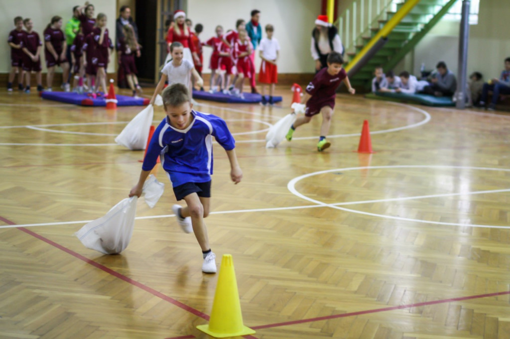 Turniej mikołajkowy w I LO w Brzegu