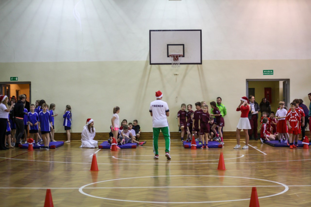 Turniej mikołajkowy w I LO w Brzegu