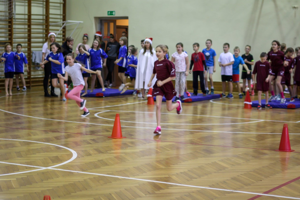 Turniej mikołajkowy w I LO w Brzegu