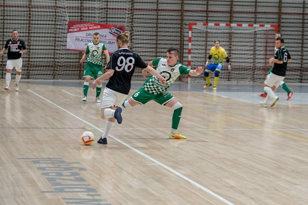 Ważna wygrana Gredaru. Awans brzeżan w tabeli ligowej