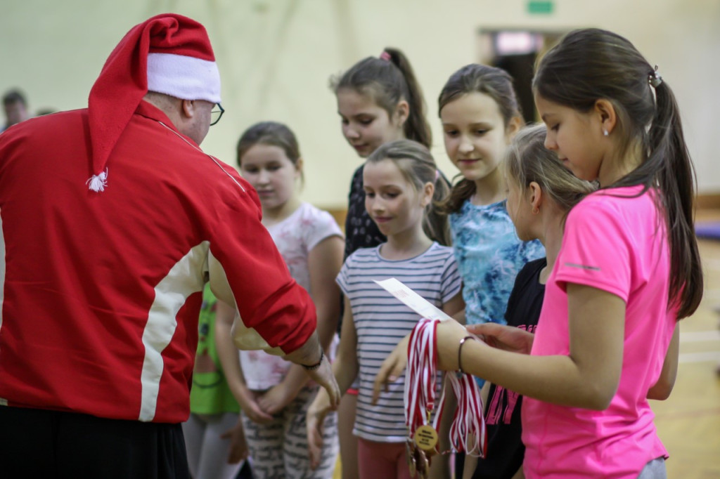 Turniej mikołajkowy w I LO w Brzegu