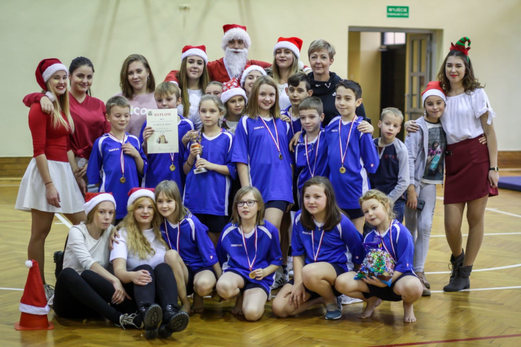 Turniej mikołajkowy w I LO w Brzegu