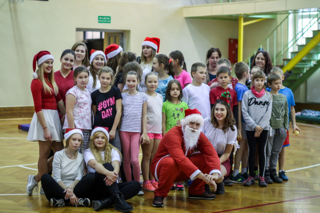 Turniej mikołajkowy w I LO w Brzegu