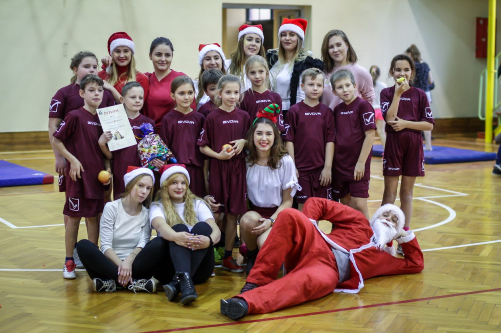 Turniej mikołajkowy w I LO w Brzegu