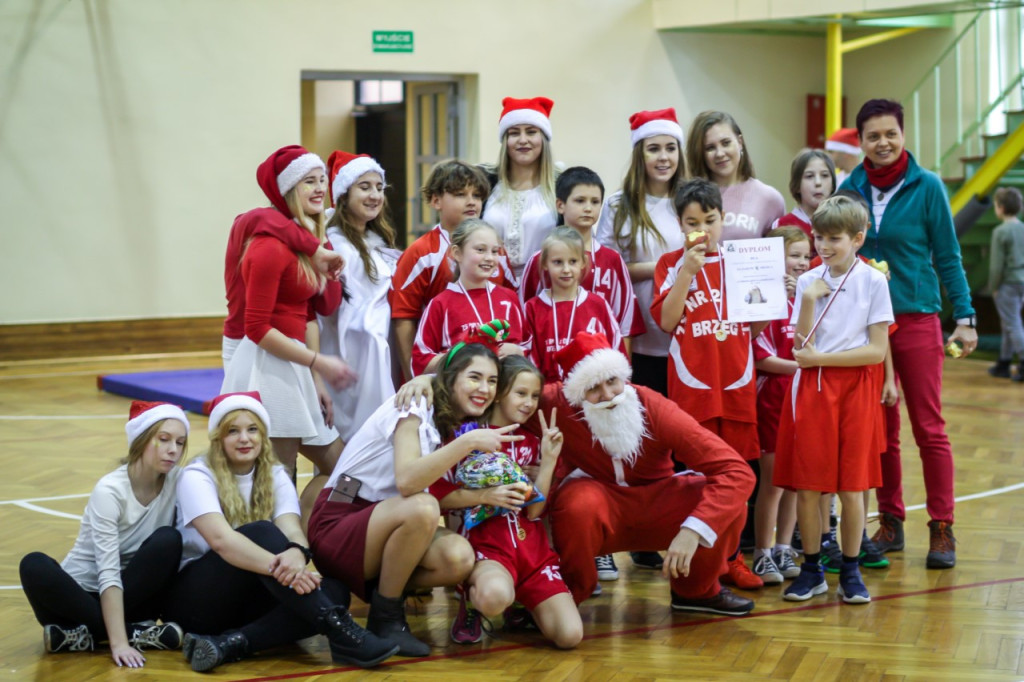 Turniej mikołajkowy w I LO w Brzegu
