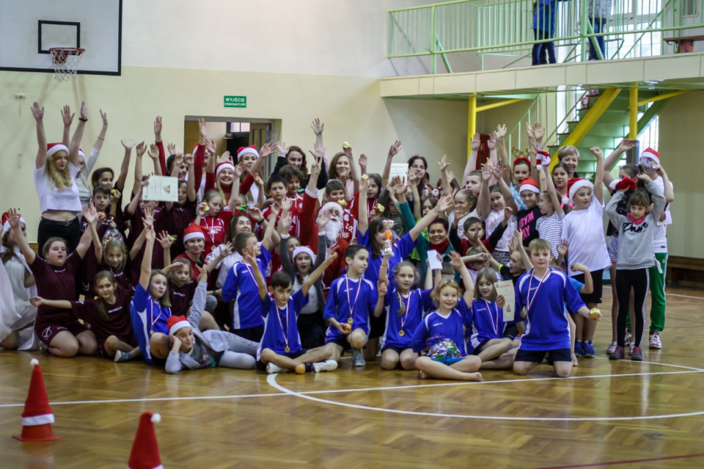 Turniej mikołajkowy w I LO w Brzegu