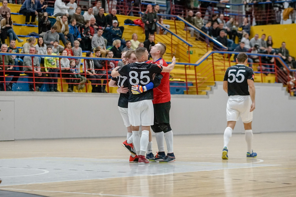 Ważna wygrana Gredaru. Awans brzeżan w tabeli ligowej