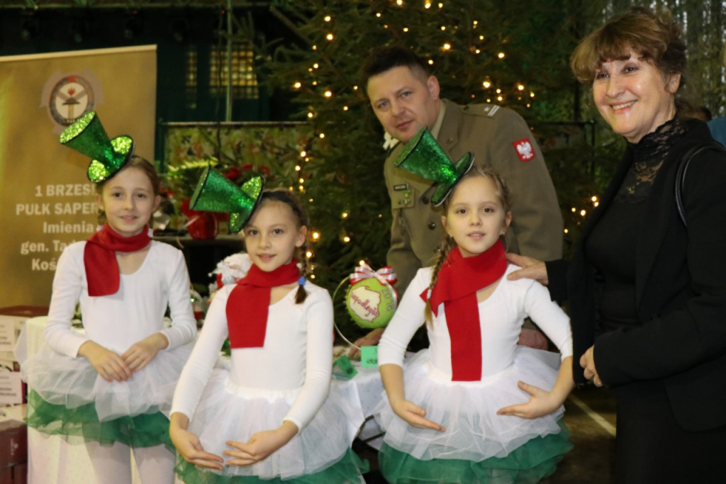 Biesiada Bożonarodzeniowa - Z polską pieśnią i tańcem przez wieki