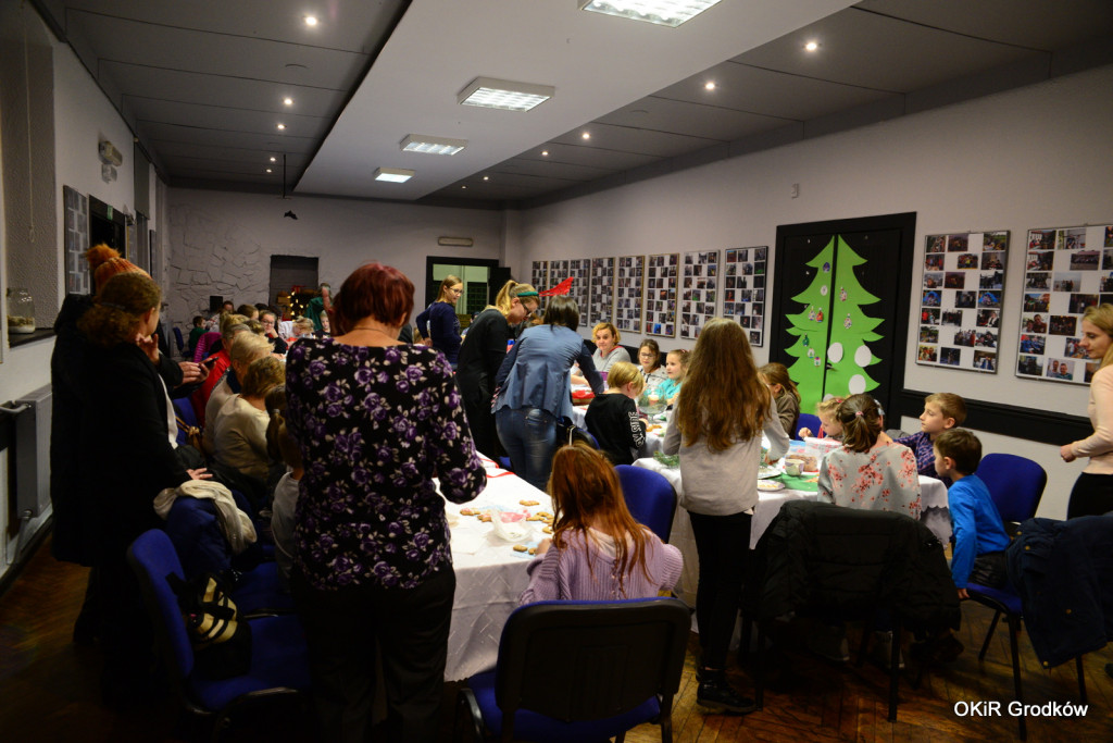 Pierniczkobranie w Domu Kultury