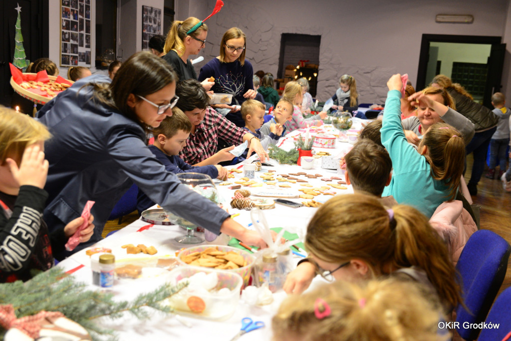 Pierniczkobranie w Domu Kultury
