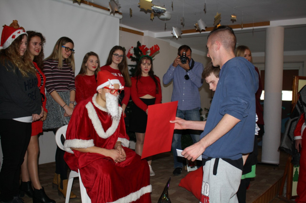 Mikołajki dla dzieci z Ośrodka Szkolno-Wychowawczego w Grodkowie