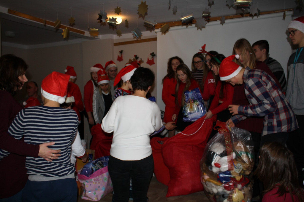 Mikołajki dla dzieci z Ośrodka Szkolno-Wychowawczego w Grodkowie