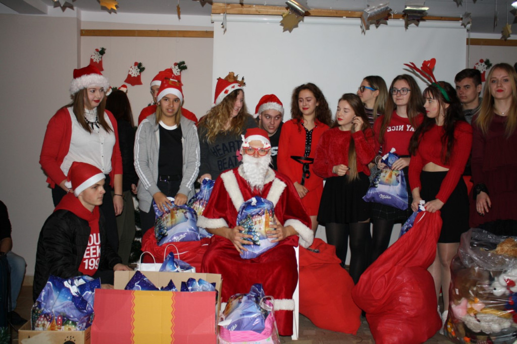 Mikołajki dla dzieci z Ośrodka Szkolno-Wychowawczego w Grodkowie