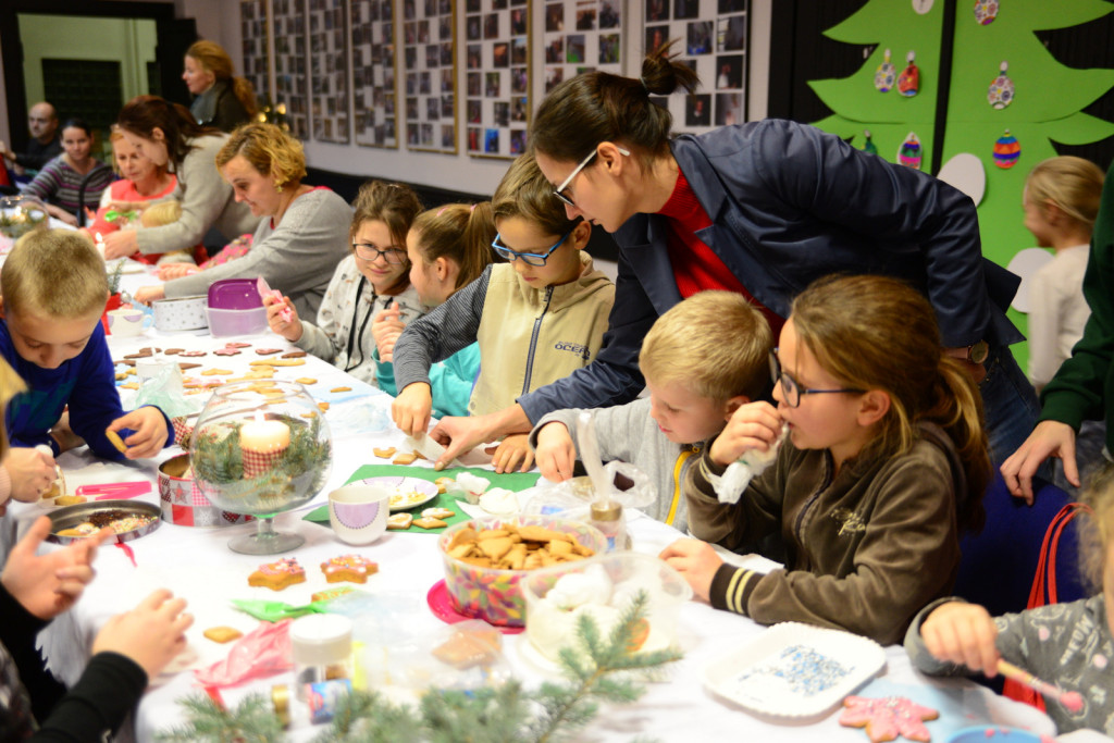 Pierniczkobranie w Domu Kultury