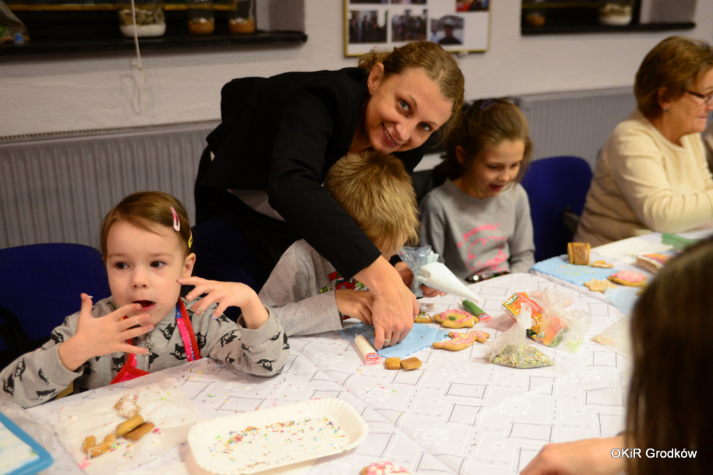 Pierniczkobranie w Domu Kultury