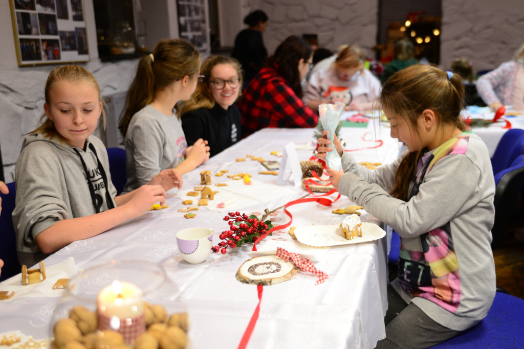Pierniczkobranie w Domu Kultury