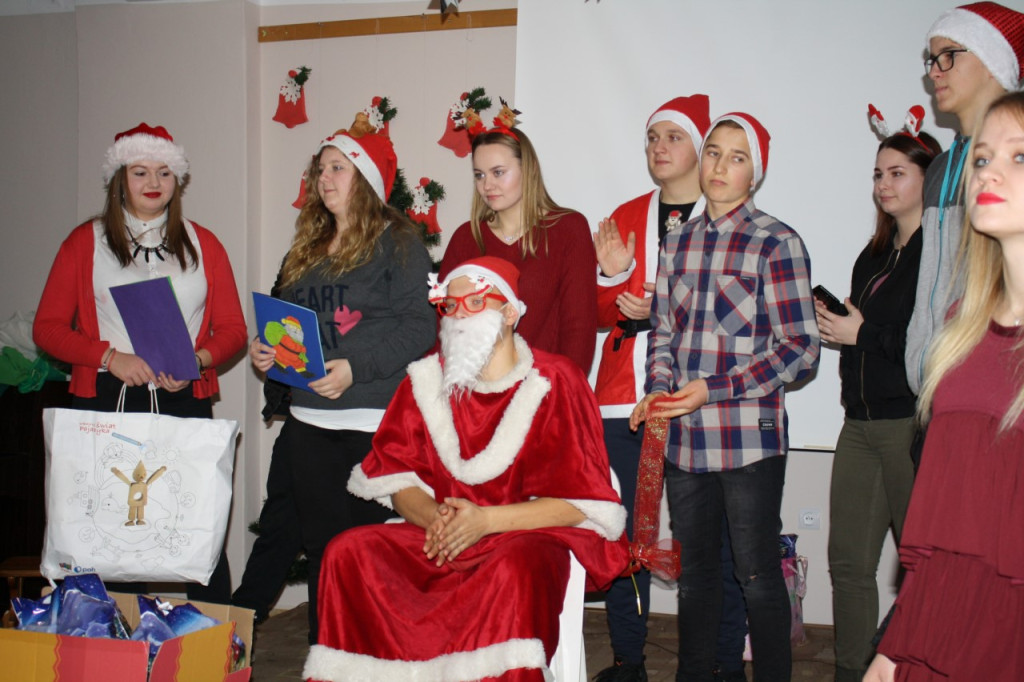Mikołajki dla dzieci z Ośrodka Szkolno-Wychowawczego w Grodkowie