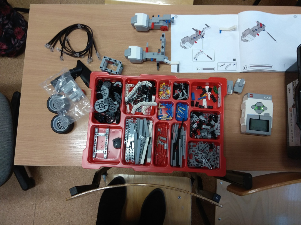 Projekt Lego w PSP5 w Brzegu