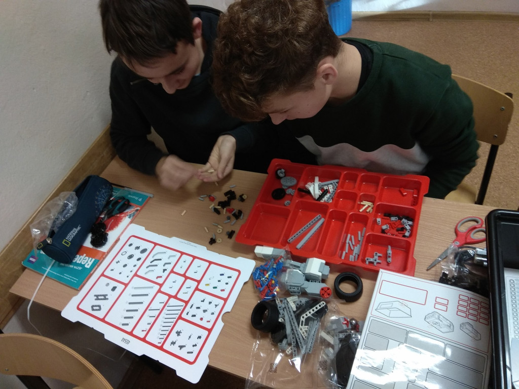 Projekt Lego w PSP5 w Brzegu