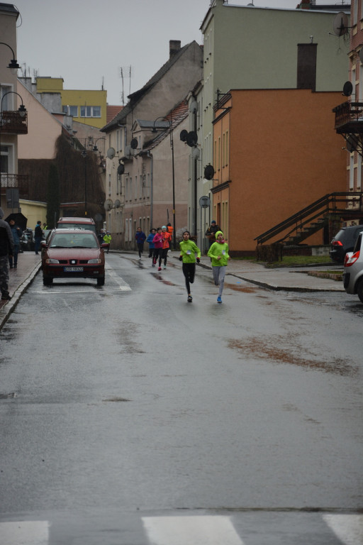 Młodzi biegacze Kotwicy Brzeg na podium 34. Ulicznego Biegu Sylwestrowego