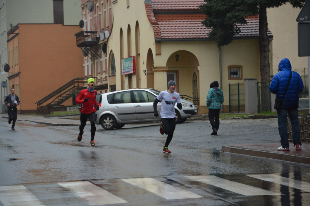 Młodzi biegacze Kotwicy Brzeg na podium 34. Ulicznego Biegu Sylwestrowego