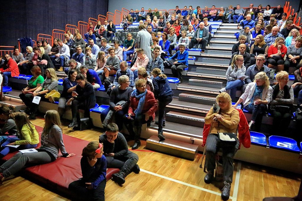 10 - lecie powstania Gminnej Biblioteki Publicznej w Skarbimierzu. Premiera musicalu 