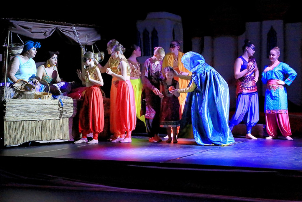 10 - lecie powstania Gminnej Biblioteki Publicznej w Skarbimierzu. Premiera musicalu 